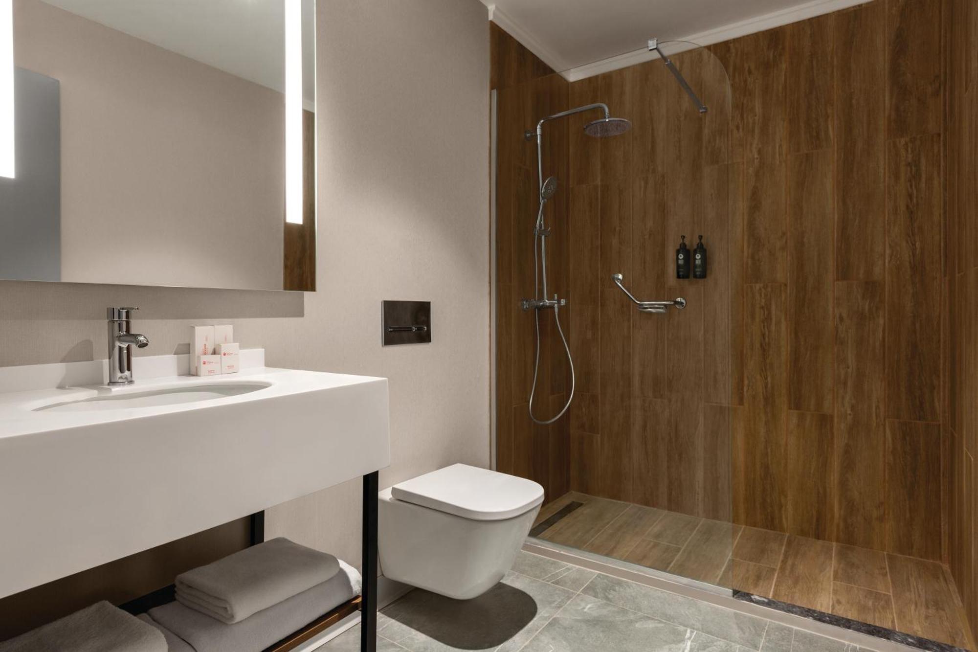Ramada Encore By Wyndham Istanbul Arnavutkoy Exteriör bild