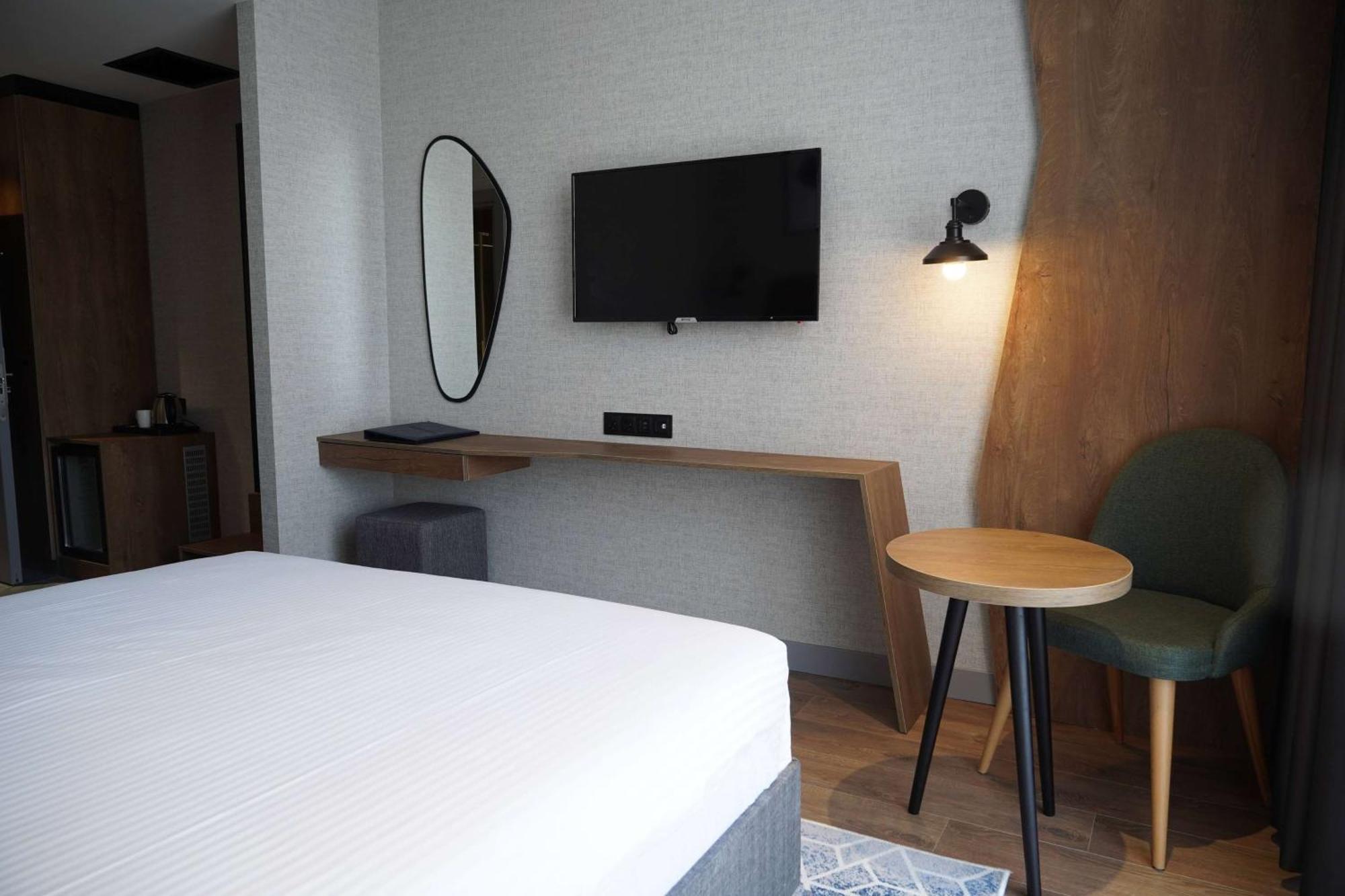 Ramada Encore By Wyndham Istanbul Arnavutkoy Exteriör bild